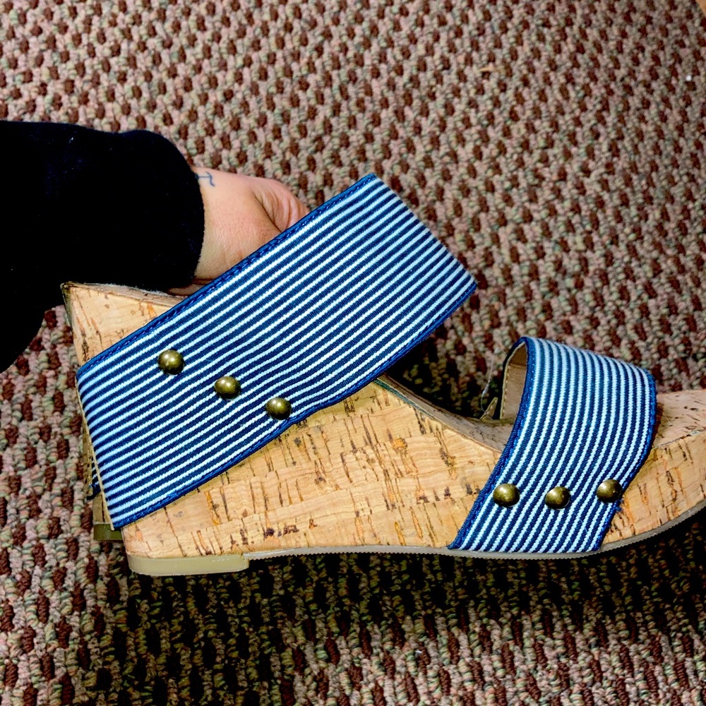 Cute comfy wedges blue and white stripes